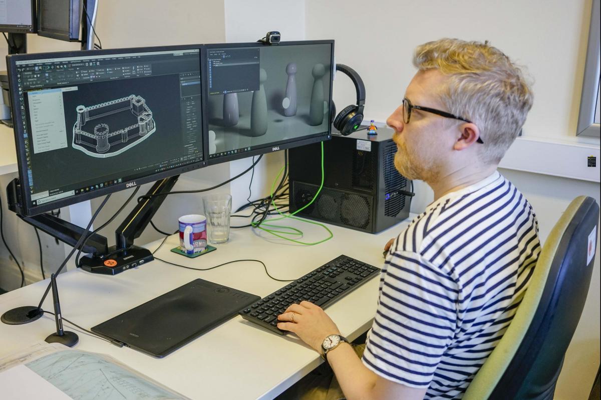 Virtual Reality (VR), Augmented Reality (AR) and Gaming